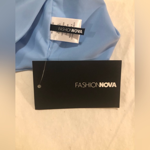 Fashion Nova NWT pastel blue tie front bikini top, 1X - Picture 2 of 8